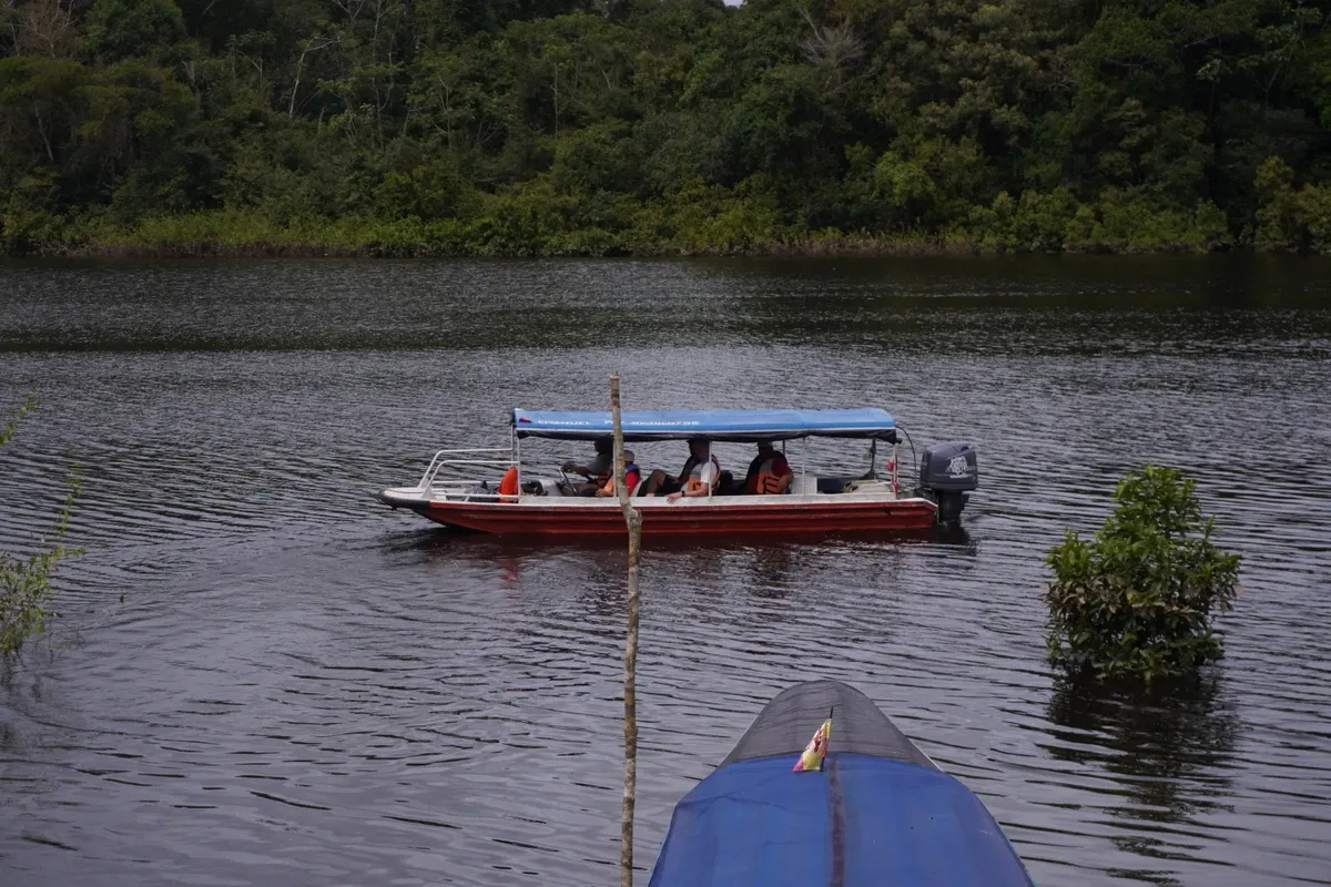 Boat transfer from Leticia to Zacambú Eco Lodge | Amazon Jungle Trips