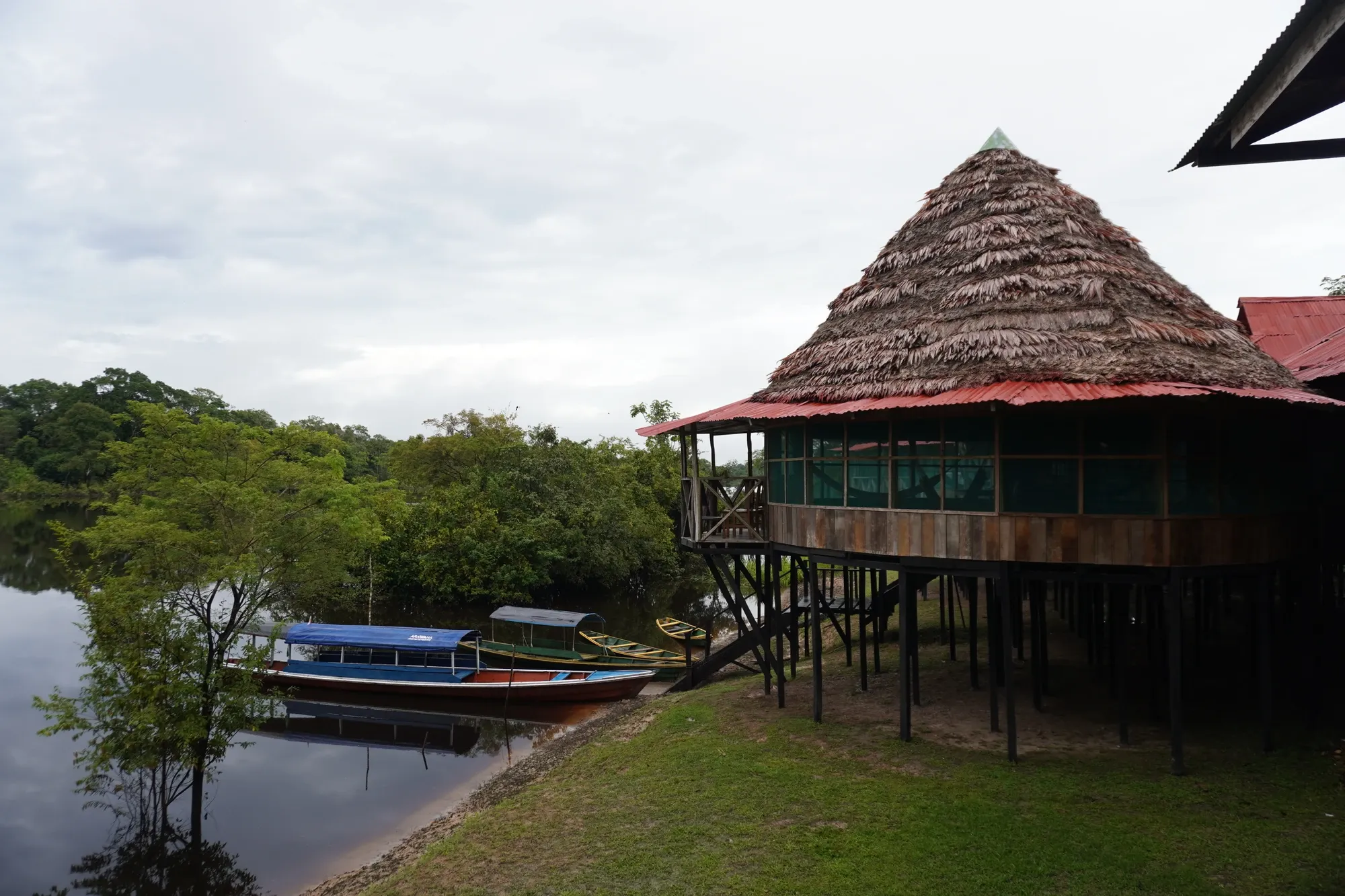 Zacambú Eco Lodge seen from a boat | Amazon Jungle Trips