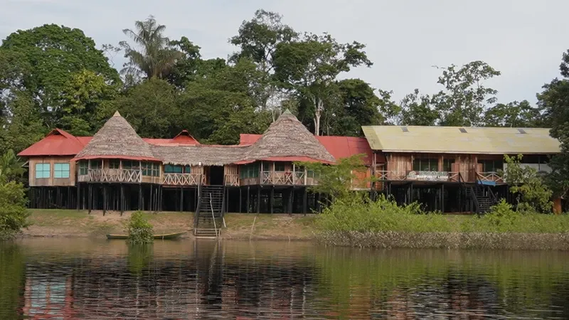 Zacambú Eco Lodge seen from a boat | Amazon Jungle Trips