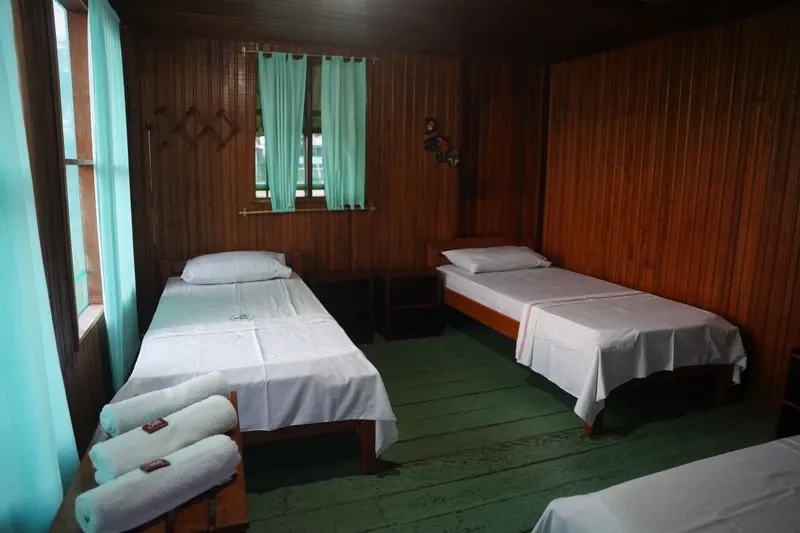 Private room with 3 beds 1 Zacambú Eco Lodge | Amazon Jungle Trips