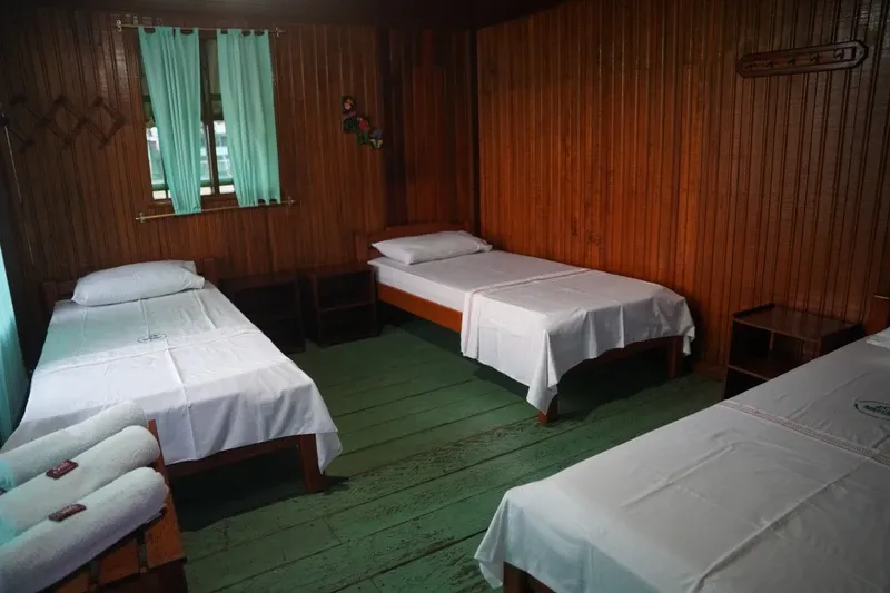 Private room with 3 beds 2 Zacambú Eco Lodge | Amazon Jungle Trips