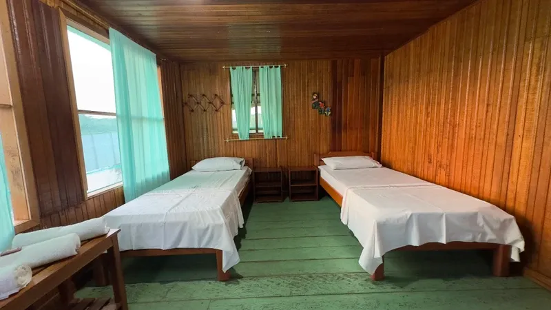 Private room with 2 beds side view Zacambú Eco Lodge | Amazon Jungle Trips